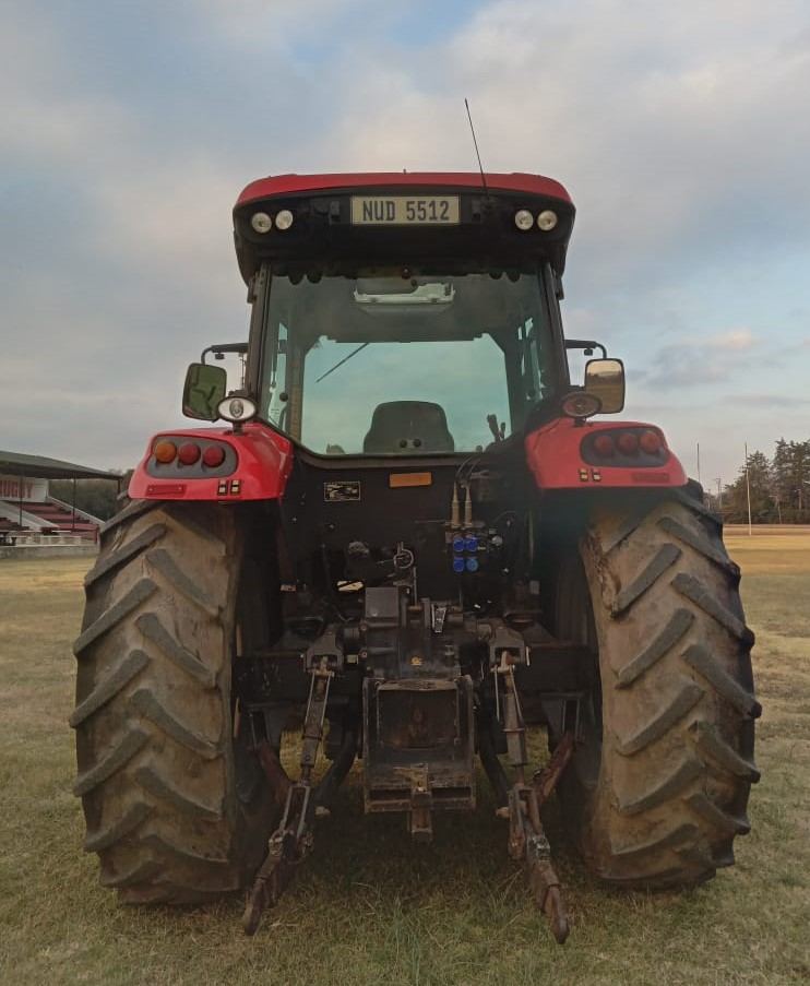 McCormick MC 115 4WD cab (2012)