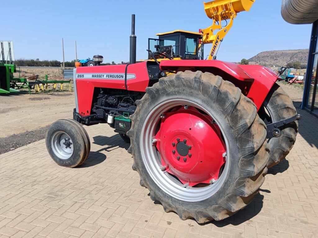 Massey Ferguson 265 2WD