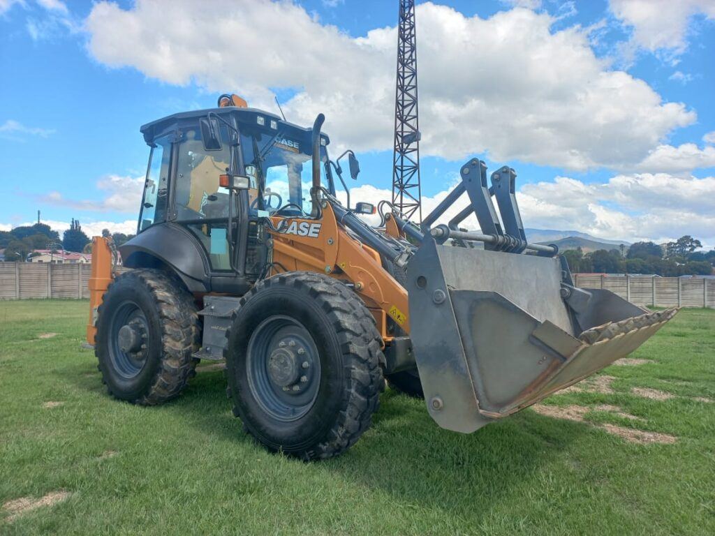 Case 695SV TLB (2023)