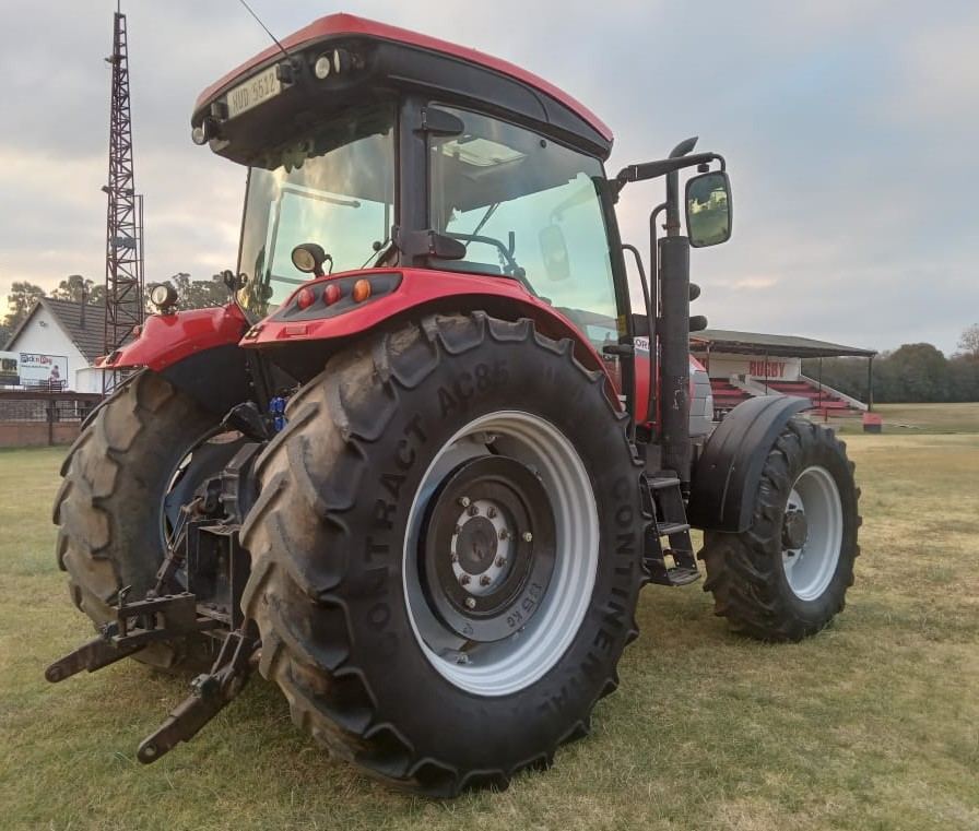McCormick MC 115 4WD cab (2012)