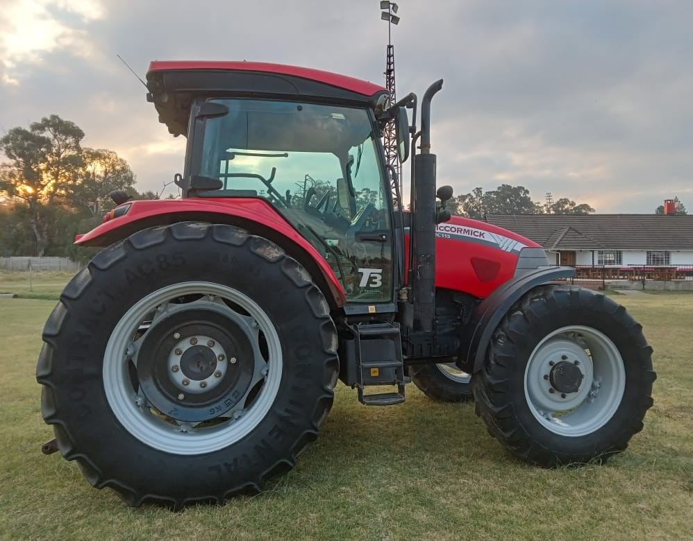 McCormick MC 115 4WD cab (2012)