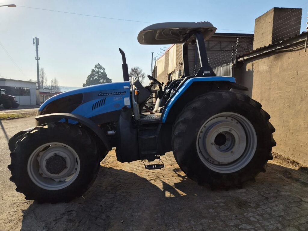 2016 Landpower 135 4wd Plat