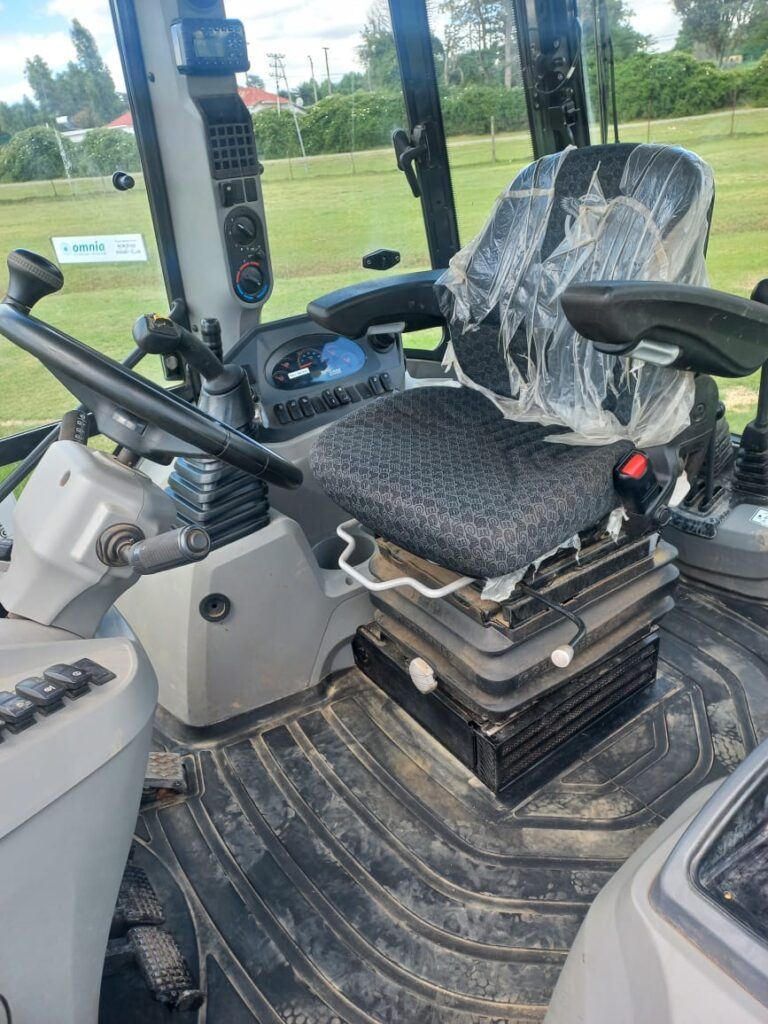 Case 695SV TLB (2023)