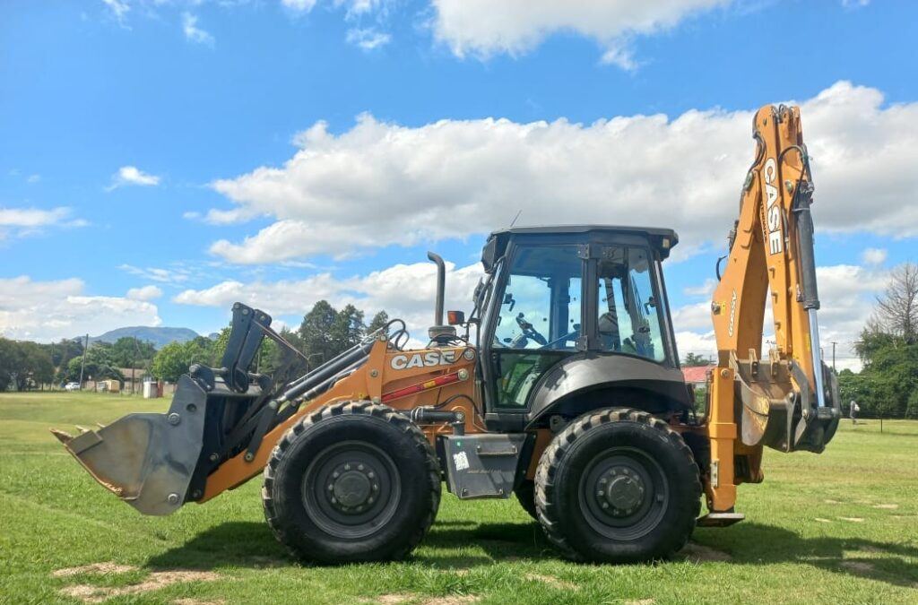 Case 695SV TLB (2023)