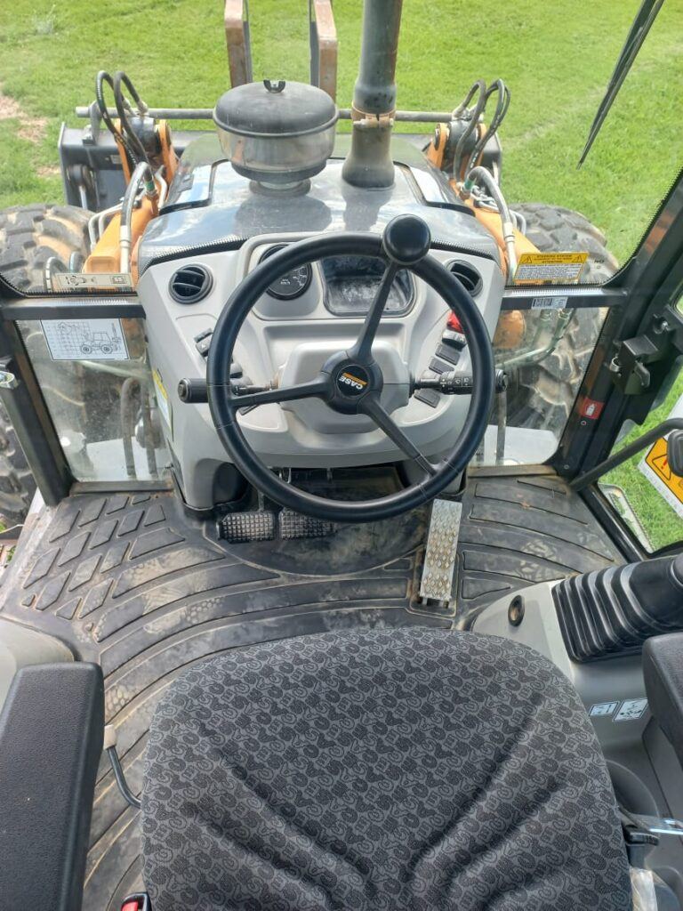 Case 695SV TLB (2023)
