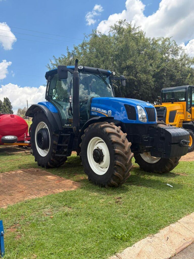 New Holland T6070 PLUS