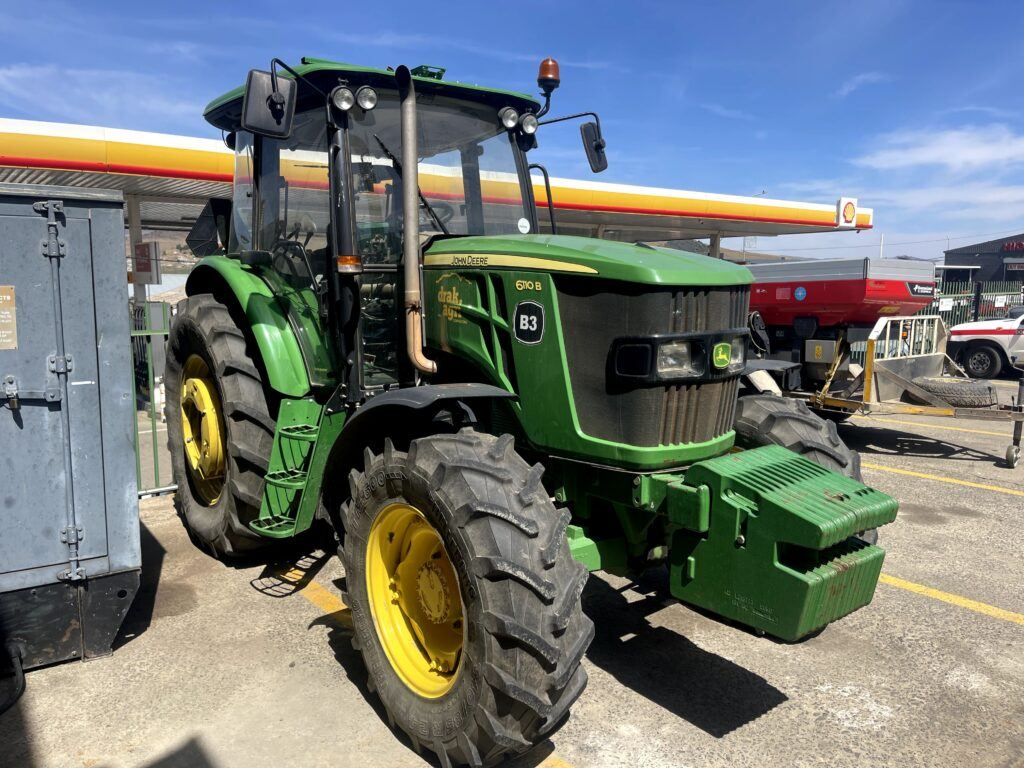 John Deere 6110B cab (2022)