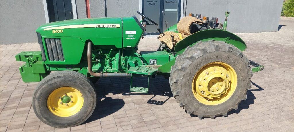 2016 John Deere 5403 2wd