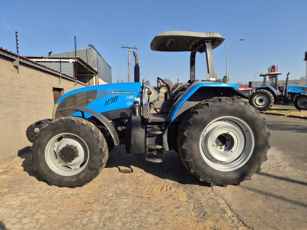 2015 Landini Landpower 135 4wd Plat