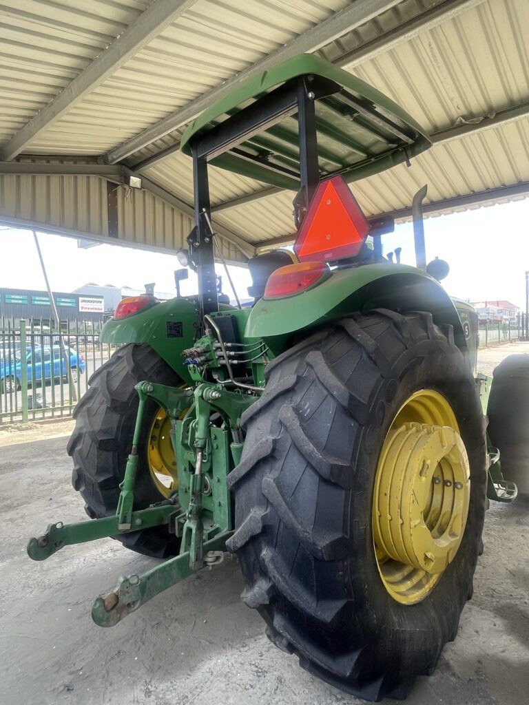John Deere 6110B (2022)