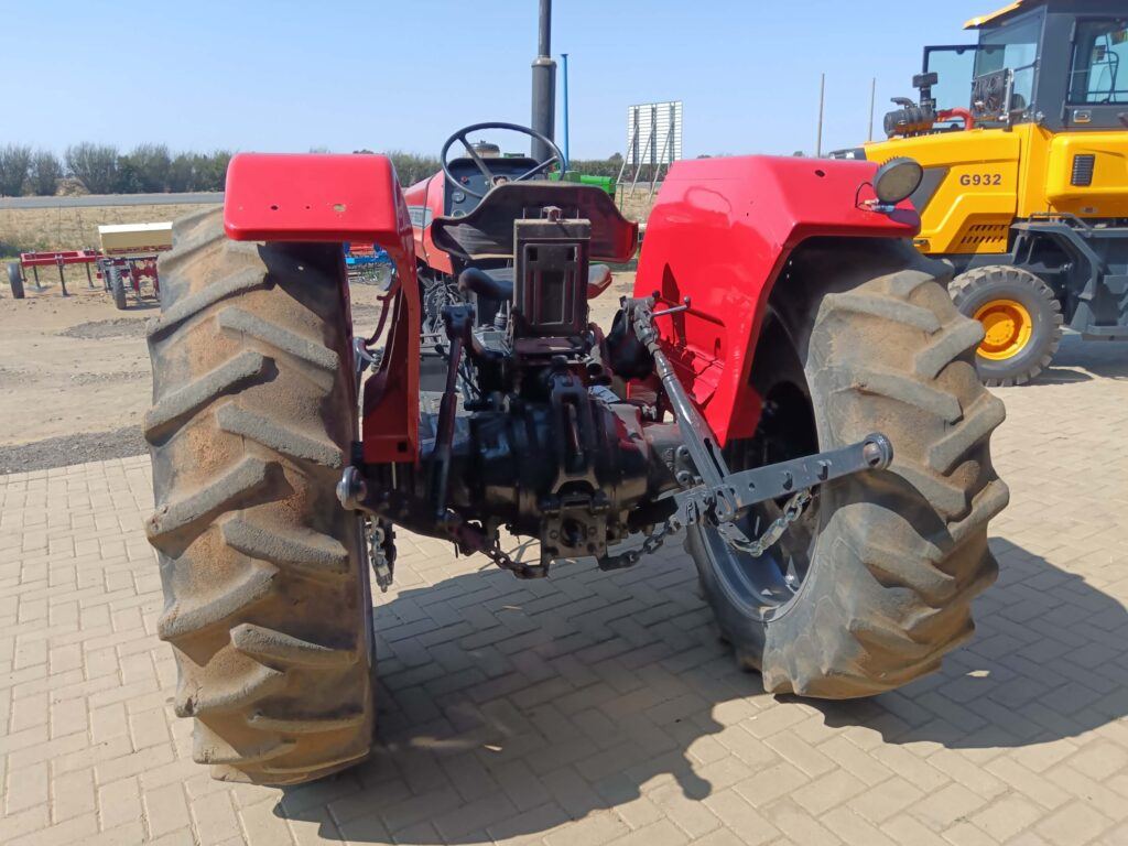 Massey Ferguson 265 2WD