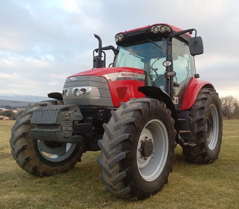 McCormick MC 115 4WD cab (2012)