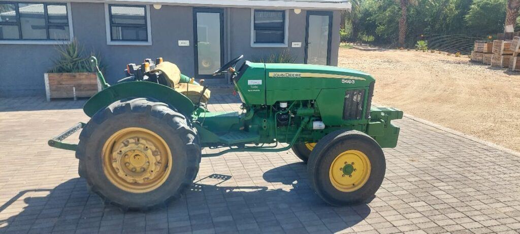 2016 John Deere 5403 2wd