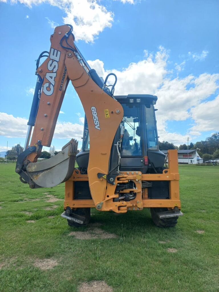 Case 695SV TLB (2023)
