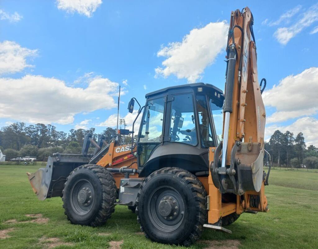 Case 695SV TLB (2023)