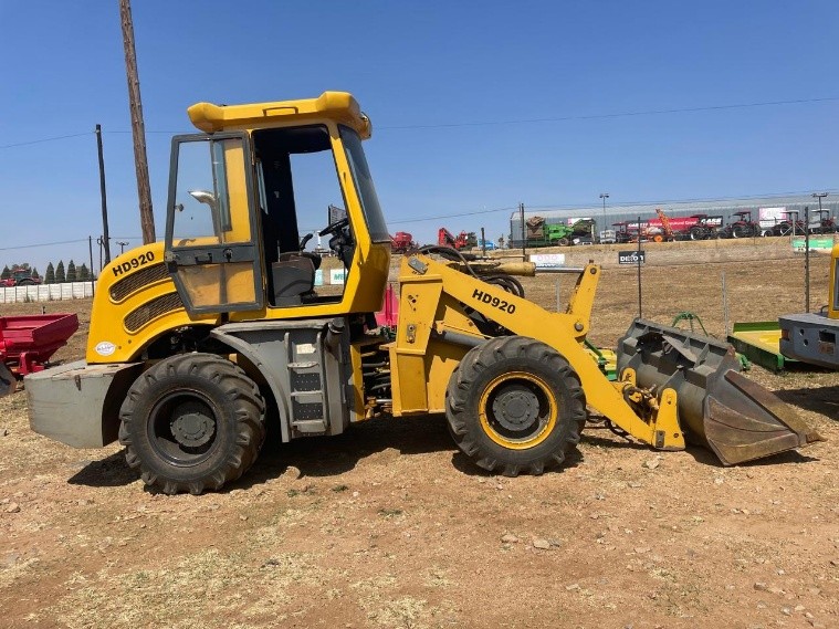 HD-920-FRONT-LOADER-2